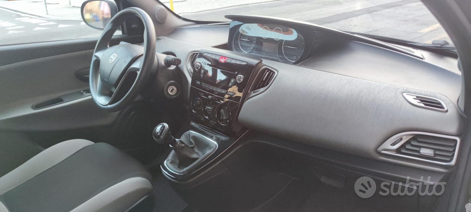 Lancia Ypsilon 2015 photo 3