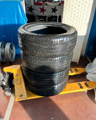 4 PNEUMATICI ESTIVI 215/55R18 99H con 645 Km