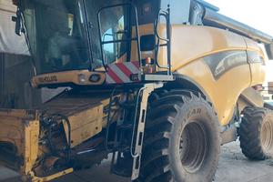 New Holland MIETITREBBIA CX 860