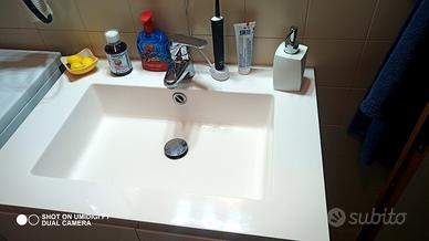 mobile lavabo in ceramica 