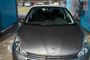 Peugeot 208 1.2 PureTech 82CV Signature