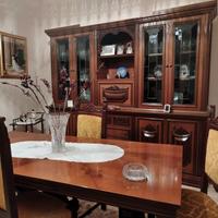 Sala da pranzo completa