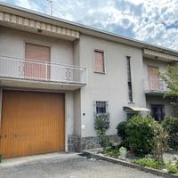 Casa singola con grande garage