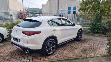 Stelvio 2.2 210 cv