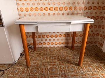 Tavolo da cucina bianco