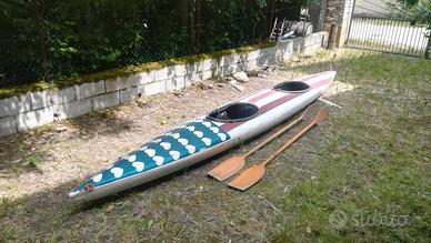 Canoa in vetroresina 2 posti con remi in legno