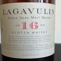 Lagavulin Single Islay Malt Scotch Whisky 16 anni