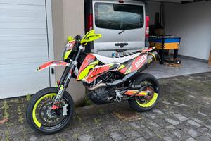 Ktm 690 depoteziata a libretto