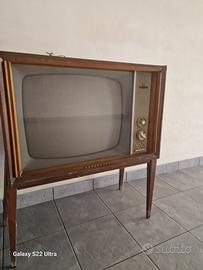 Televisore d’epoca nordmende