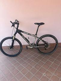 Mountain bike scott buulder