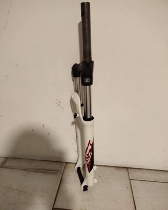 forcelle mtb per ruote da 29" Suntour