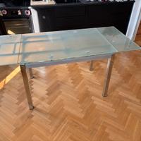 Tavolo in metallo e vetro allungabile