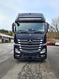 Autocarro - Mercedes Actros 2548