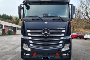 Autocarro - Mercedes Actros 2548