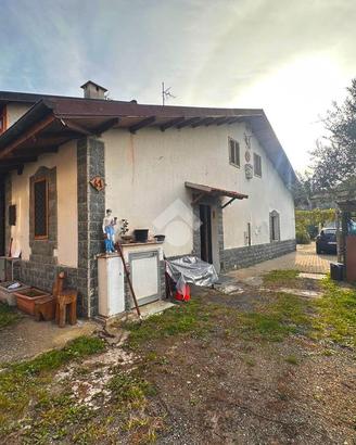 CASA SEMINDIPENDENTE A FIANO