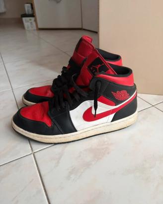 Scarpe Air Jordan 1 Mid Black Toe Red