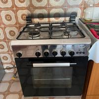 Cucina a gas 4 fuochi e forno