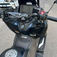 Yamaha t max 560