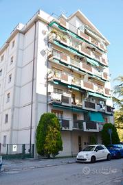 Monfalcone: appartamento, cantina e rimessa