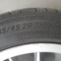 Cerchi 17" con gomme Michelin Pilot Sport 4