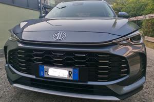 MG ZS HYBRID+ LUXURY