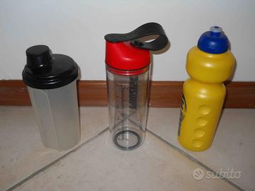 3 borracce in plastica Totale Euro 5