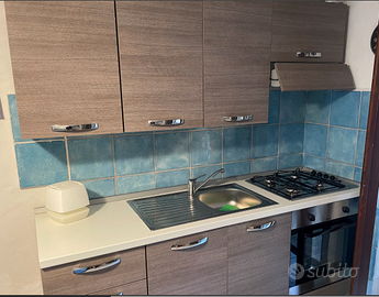 Cucina completa di elettrodomestici