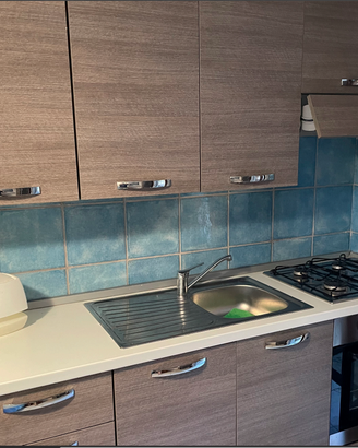 Cucina completa di elettrodomestici