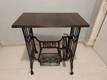 Mobile antico ( macchina x cucire Necchi)