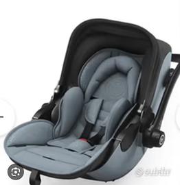 Ovetto  kiddy completo di base isofix
