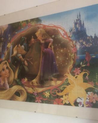 Puzzle Rapunzel Disney 48x68 cornice supporto