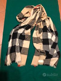 Sciarpa scialle burberry