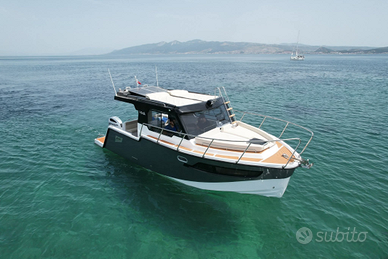 Barca a motore 9,30 m