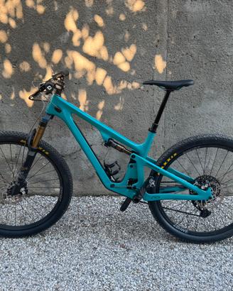 YETI SB120 anno 2024 semi nuova misura L