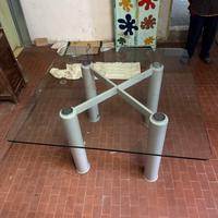 Tavolo quadrato di cristallo