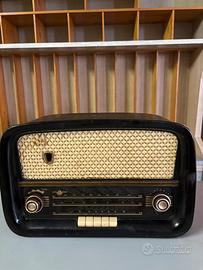 Radio a valvole anni 50 bachelite marrone e nera