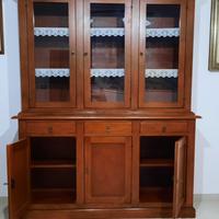 Credenza con vetrina in stile classico