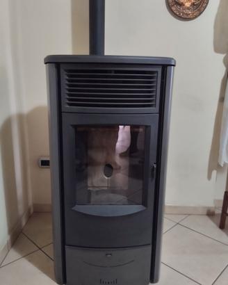 Termostufa a pellet idro SUPERIOR Sabrina TH (15,6