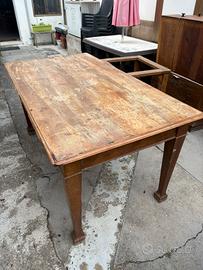 Tavolo antico in noce