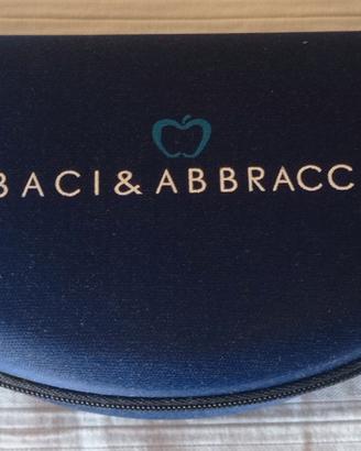Porta occhiali rigido di "Baci& Abbracci"