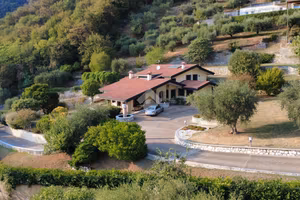 VILLA SINGOLA A POVE DEL GRAPPA