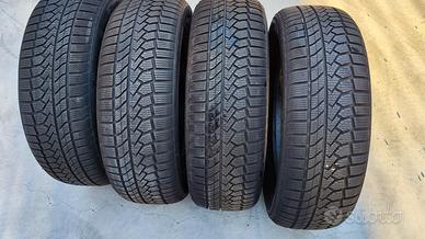 Pneumatici invernali 215/60 R17 V100