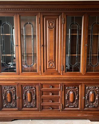Credenza cristalliera in legno stile classico