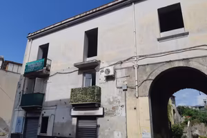 3 LOCALI A NOCERA INFERIORE