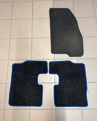 Tappetino Auto Lato Guida Per Opel Corsa D (2006-2014) – 1 Pezzo In Moquette Alta Qualità Con Battitacco – Somer Car Made In Italy