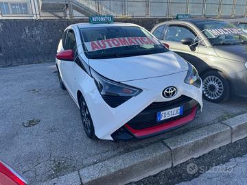 Toyota Aygo Connect 1.0 VVT-i 72 CV 5 porte x-fun 