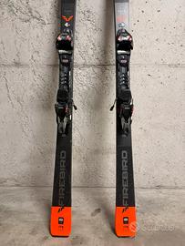 Sci da discesa marca blizzard