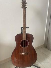 Chitarra acustica 