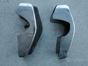N.2 ELEMENTI DI PARAURTI DI AUTO D'EPOCA