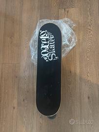 Skateboard nuovo mai usato